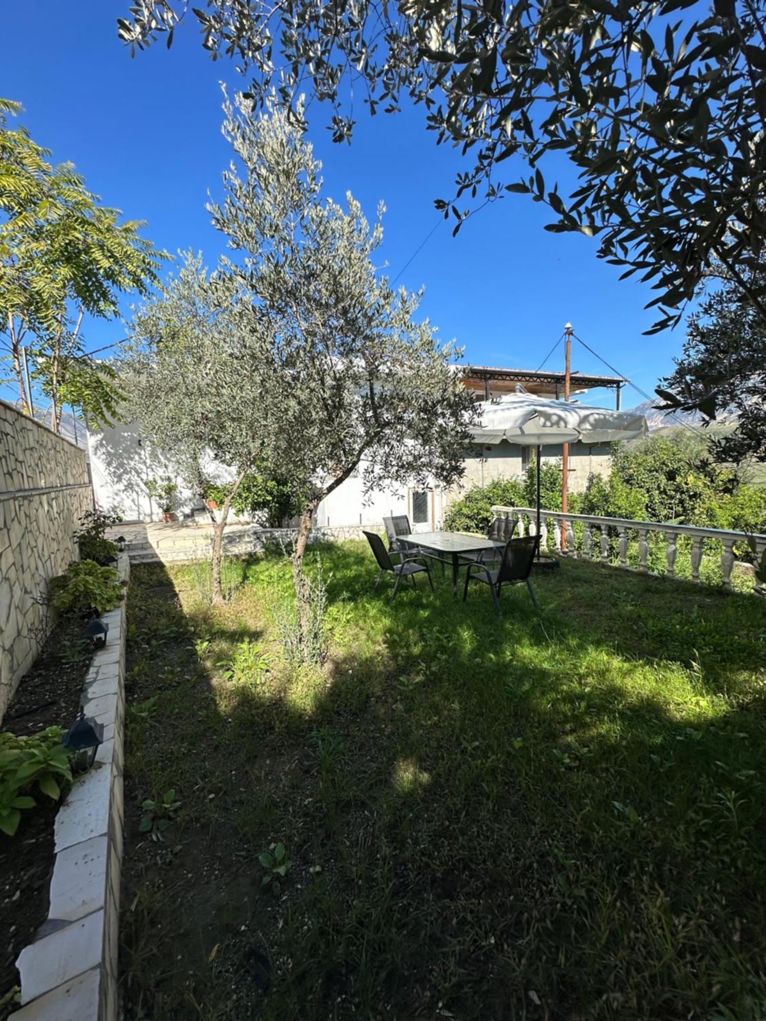 Villa Braho Gjirokastër Exteriör bild