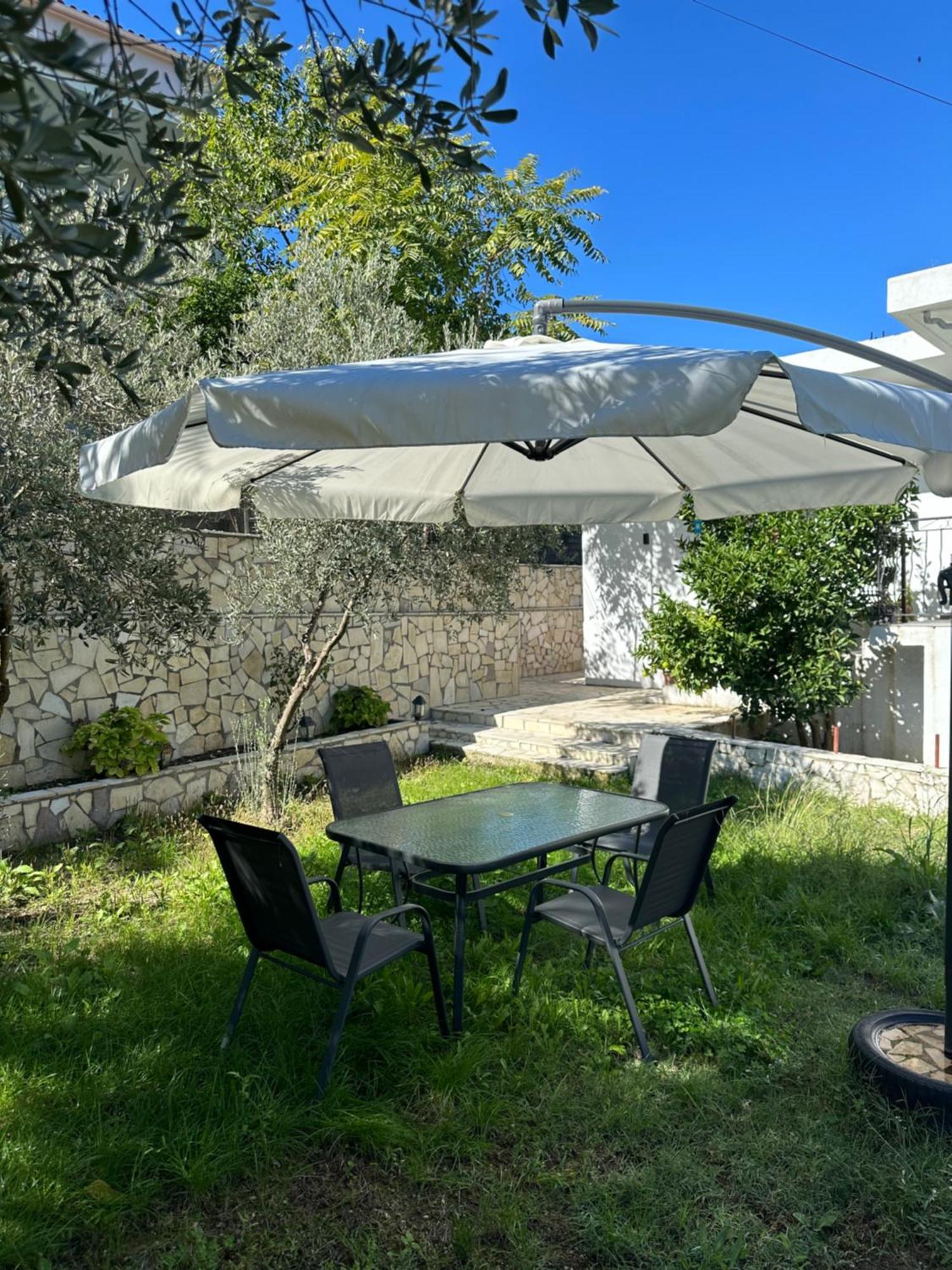 Villa Braho Gjirokastër Exteriör bild