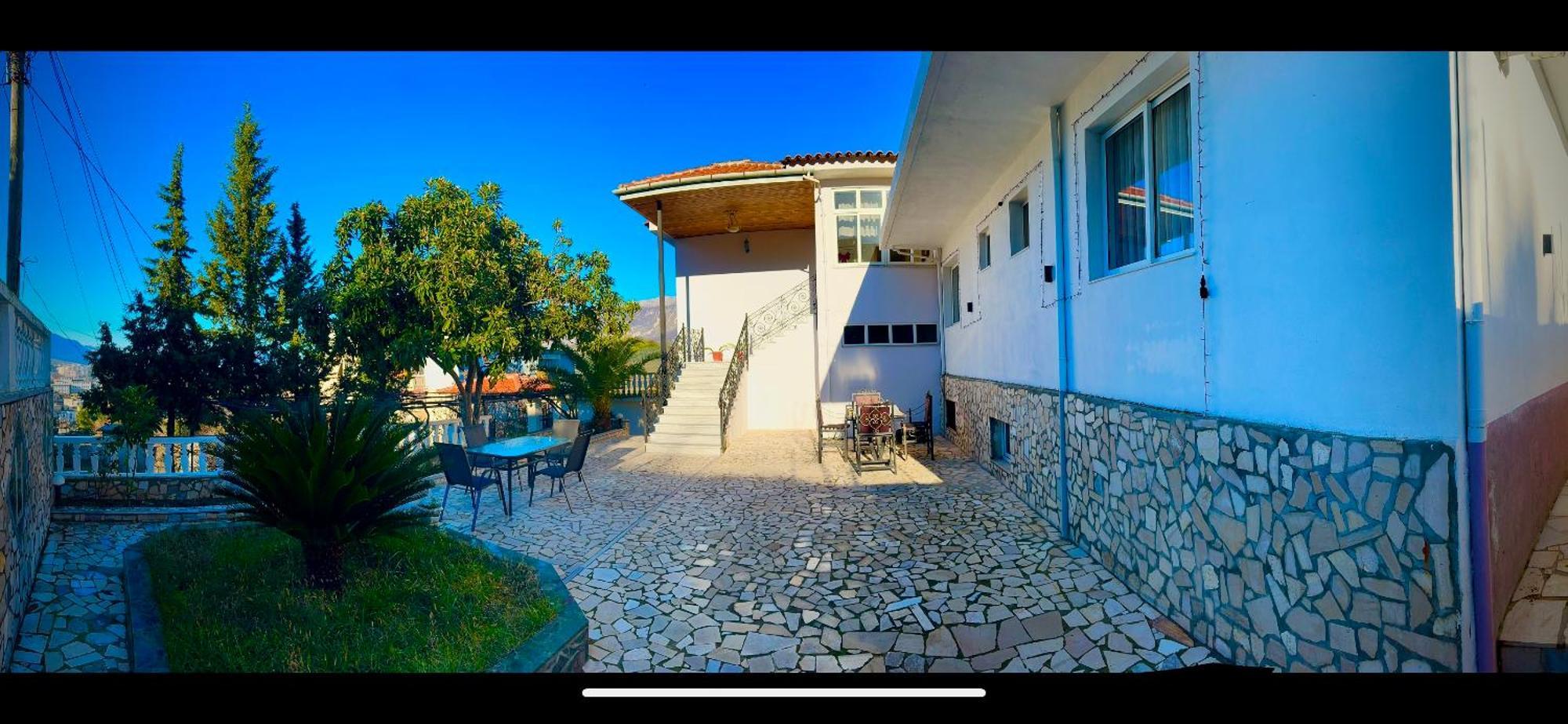 Villa Braho Gjirokastër Exteriör bild